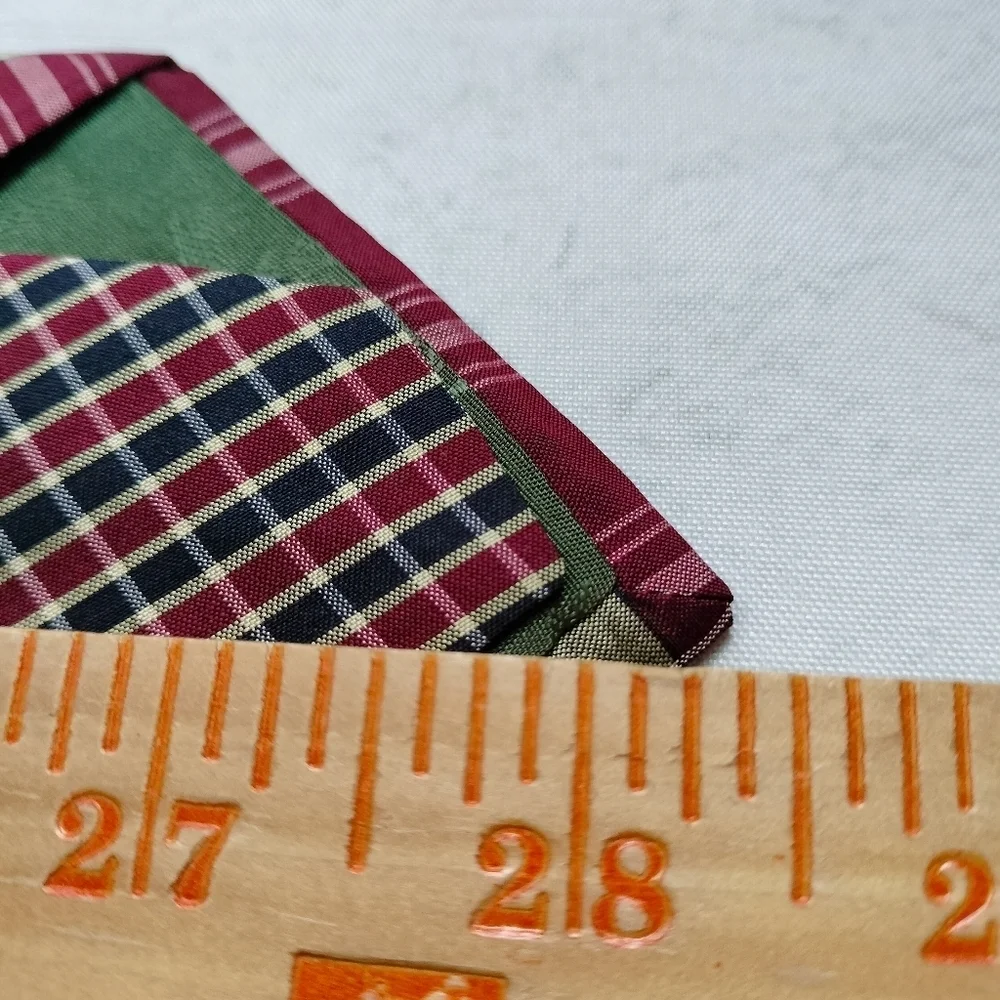 Tommy Hilfiger Red and Cream Plaid Checks Italian Silk Tie Necktie Traditional